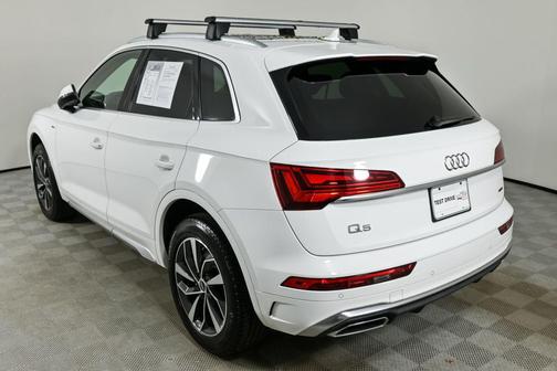 2022 Audi Q5 45 S line Premium Plus