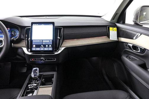 2025 Volvo XC90 Plug-In Hybrid T8 Plus 7-Seater