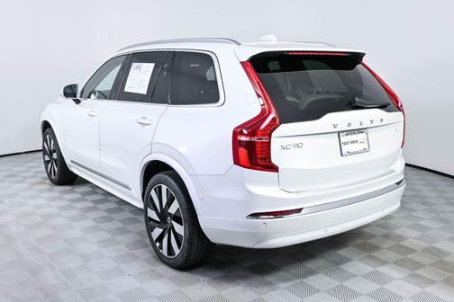 Crystal White Metallic 2024 Volvo XC90 Recharge Plug-In Hybrid T8 Plus 6-Seater