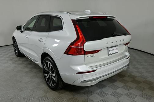 2022 Volvo XC60 B5 Inscription