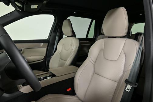 Crystal White Pearl 2026 Volvo XC90 Ultra, B6 AWD Gas (mild hybrid), Gasoline, Bright, 7 Seats
