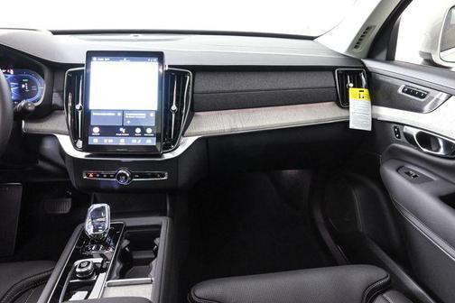 2025 Volvo XC90 Plug-In Hybrid T8 Ultra 7-Seater