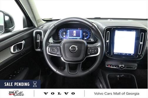 2025 Volvo XC40 B5 Plus Bright Theme