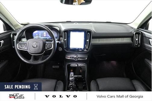 2025 Volvo XC40 B5 Plus Bright Theme