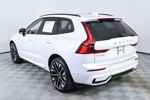 2026 Volvo XC60 B5 Ultra