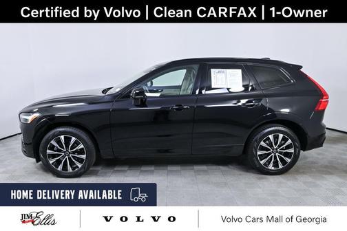 Onyx Black Metallic 2023 Volvo XC60 B5 Plus Dark Theme