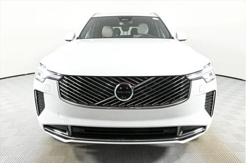 2025 Volvo XC90 B6 Plus 7-Seater