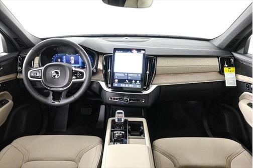 2025 Volvo XC90 B6 Plus 7-Seater