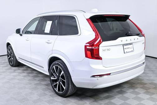 2023 Volvo XC90 B5 Plus