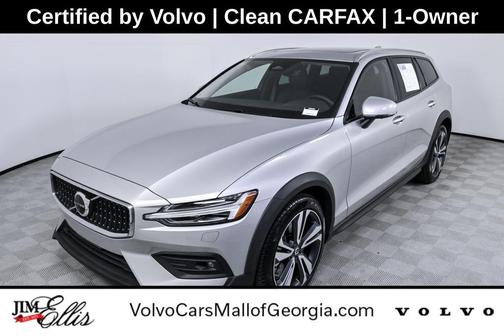 2025 Volvo V60 Cross Country B5 Plus