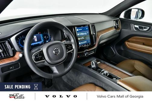 2023 Volvo XC60 Plus Dark Theme