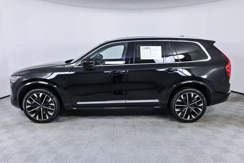 2025 Volvo XC90 Plug-In Hybrid T8 Plus 7-Seater