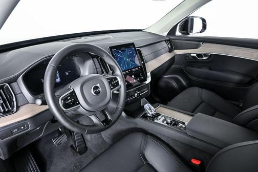 2025 Volvo XC90 Plug-In Hybrid T8 Plus 7-Seater