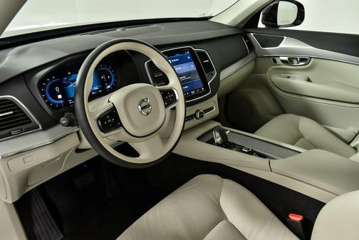 2024 Volvo XC90 B5 Core Bright Theme