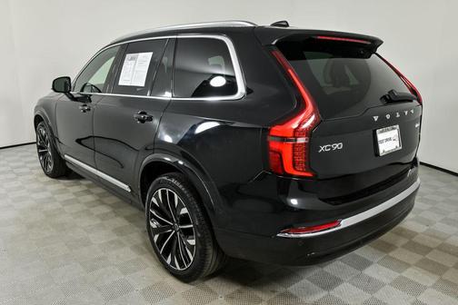 2025 Volvo XC90 B6 Plus 7-Seater