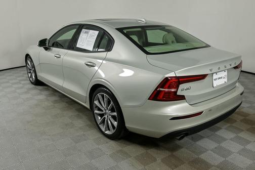 2019 Volvo S60 T5 Momentum