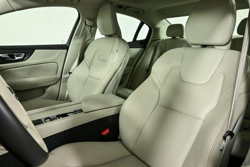 2019 Volvo S60 T5 Momentum