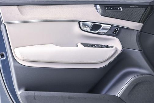 2026 Volvo XC90 Ultra Dark Theme, B6 AWD Gas (mild hybrid), Gasoline, 6 Seats