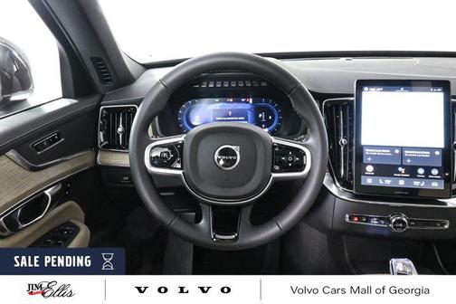 2025 Volvo XC90 B6 Core