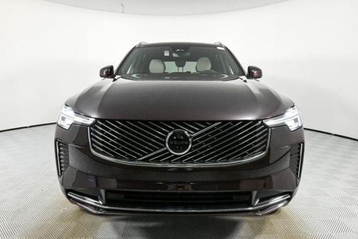 2025 Volvo XC90 B6 Core