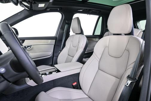 2026 Volvo XC90 Ultra Dark Theme, B6 AWD Gas (mild hybrid), Gasoline, 7 Seats