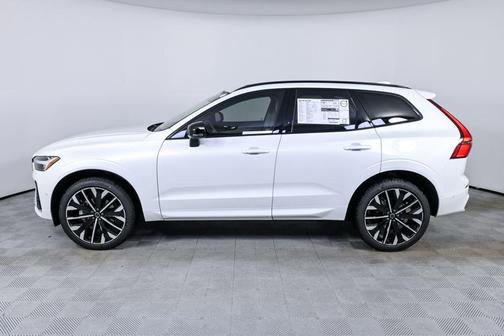 Crystal White Metallic 2026 Volvo XC60 B5 Ultra