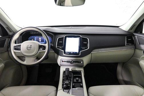 2025 Volvo XC90 B6 Plus 7-Seater