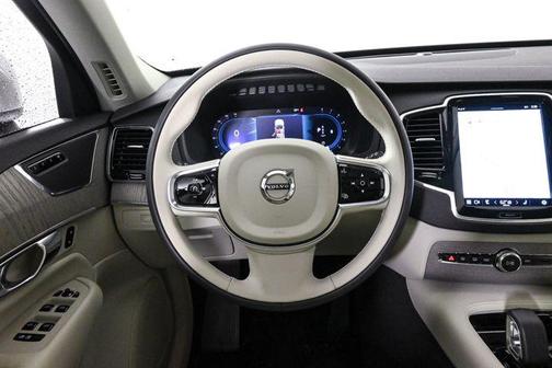 2025 Volvo XC90 B6 Plus 7-Seater