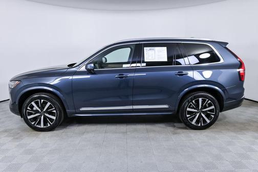2025 Volvo XC90 B5 Core
