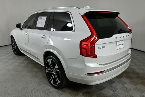 2024 Volvo XC90 B6 Ultimate Bright Theme 6-Seater