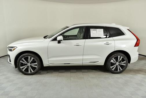 2023 Volvo XC60 B5 Plus Bright Theme