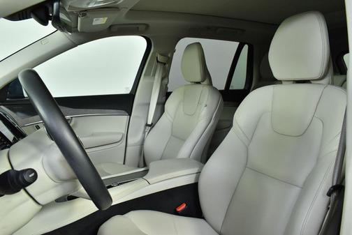 2024 Volvo XC90 B6 Plus Bright Theme 7-Seater