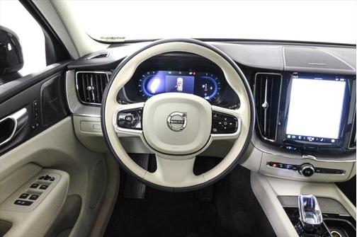 2025 Volvo XC60 B5 Ultra