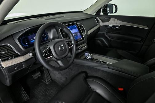 2024 Volvo XC90 B6 Ultimate Bright Theme 7-Seater