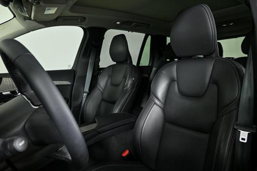 2024 Volvo XC90 B6 Ultimate Bright Theme 7-Seater