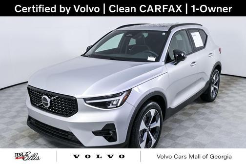 2025 Volvo XC40 B5 Plus Dark Theme