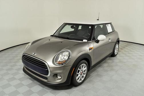 2017 MINI Hardtop Cooper