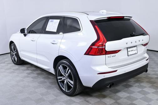 2021 Volvo XC60 T5 Momentum