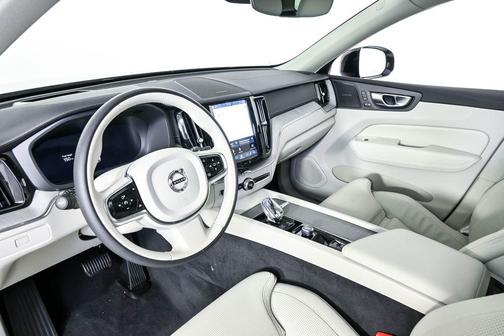 Bright Dusk Metallic 2024 Volvo XC60 B5 Ultimate Dark Theme