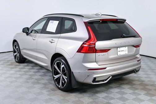 Bright Dusk Metallic 2024 Volvo XC60 B5 Ultimate Dark Theme