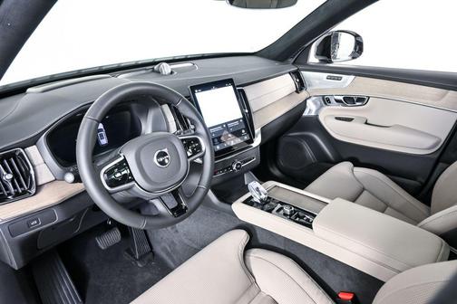 2026 Volvo XC90 Ultra Dark Theme, B6 AWD Gas (mild hybrid), Gasoline, 7 Seats