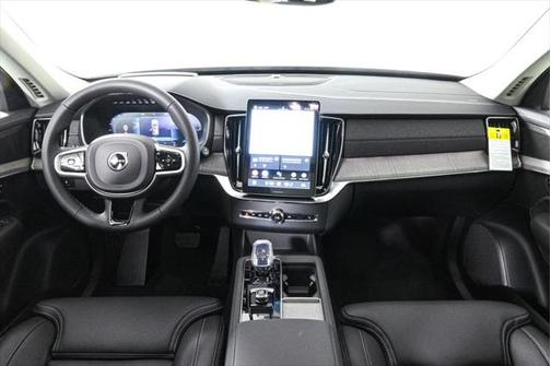2025 Volvo XC90 Plug-In Hybrid T8 Ultra 7-Seater