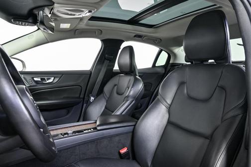 Birch Light Metallic 2019 Volvo S60 T5 Momentum