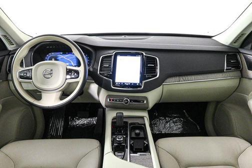 2023 Volvo XC90 B6 Plus 6-Seater