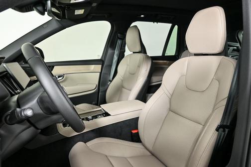2026 Volvo XC90 B6 Ultra Dark Theme 6-Seater