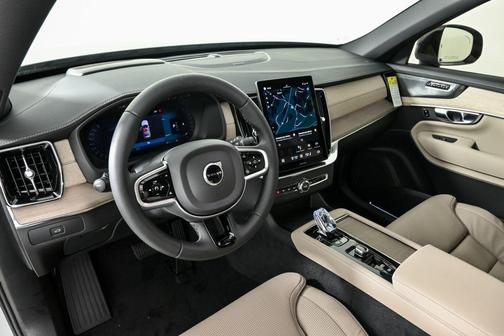2026 Volvo XC90 B6 Ultra Dark Theme 6-Seater