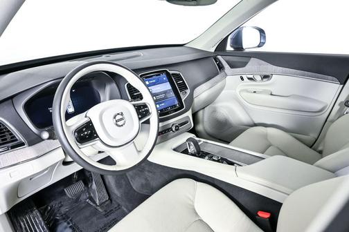 2024 Volvo XC90 B6 Plus Bright Theme 7-Seater