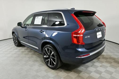 2024 Volvo XC90 B5 Plus Bright Theme