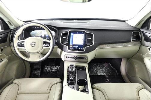 2022 Volvo XC90 Recharge Plug-In Hybrid T8 Inscription 6 Passenger