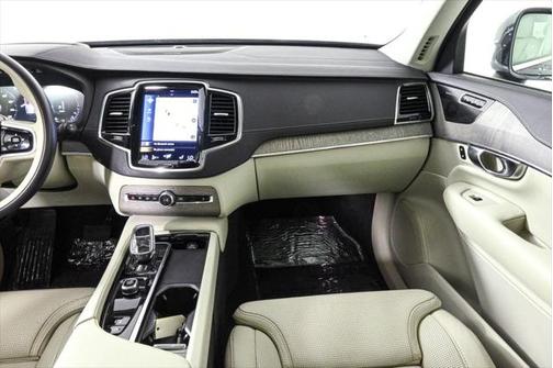 2022 Volvo XC90 Recharge Plug-In Hybrid T8 Inscription 6 Passenger